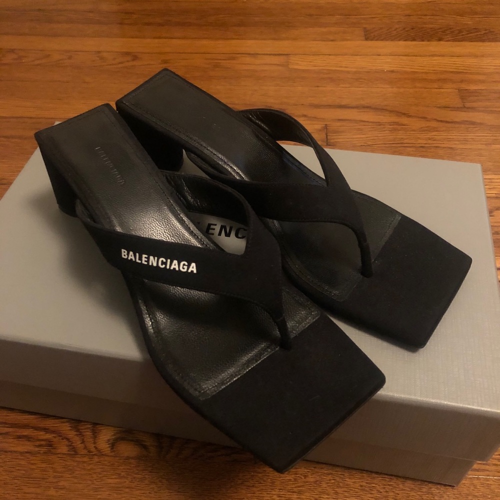 Balenciaga Flip Flops sz 37 (US 7)